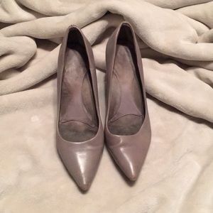 Kenneth Cole pumps